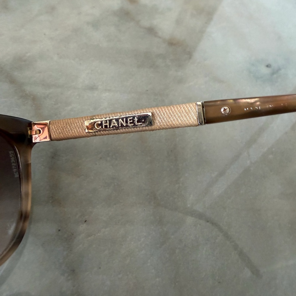 Chanel sunglasses - Picture 3 of 4